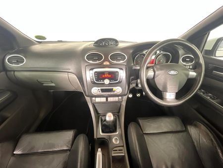 2009-Ford-Focus-25-ST-5-dr_1