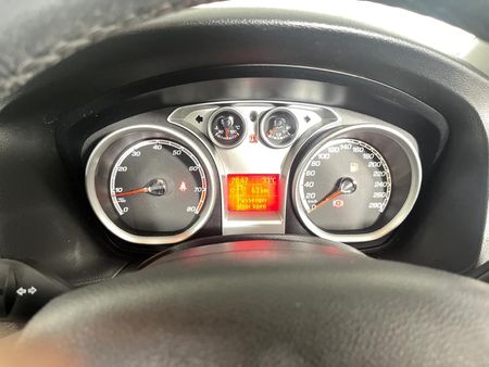 2009-Ford-Focus-25-ST-5-dr_2