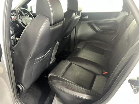 2009-Ford-Focus-25-ST-5-dr_3
