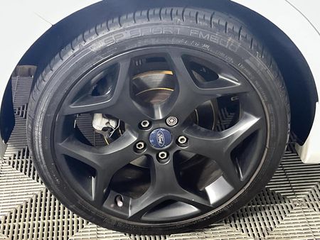 2009-Ford-Focus-25-ST-5-dr_7