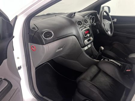 2009-Ford-Focus-25-ST-5-dr_8