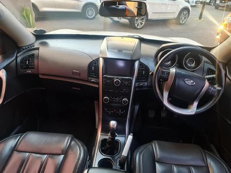2019-Mahindra-XUV-500-22D-mHawk-7-seat-W8_3