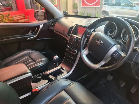 2019-Mahindra-XUV-500-22D-mHawk-7-seat-W8_8