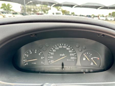 1998-Mazda-121-Soho-14-3-dr_11