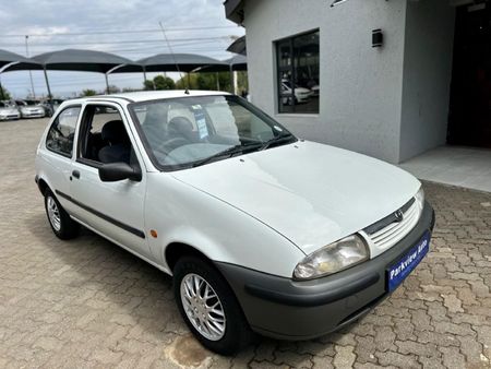 1998-Mazda-121-Soho-14-3-dr_15