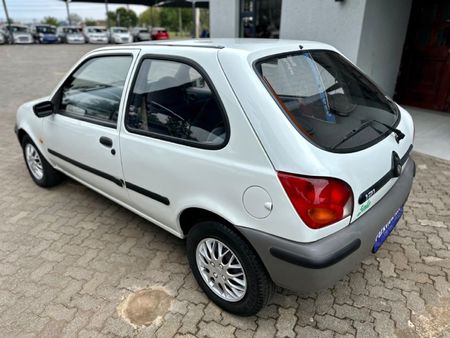 1998-Mazda-121-Soho-14-3-dr_5