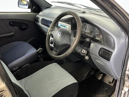 2004-Fiat-Palio-12-Go-5-dr_9