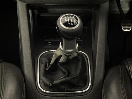 2007-Volkswagen-Golf-GTI-20T-FSI_10