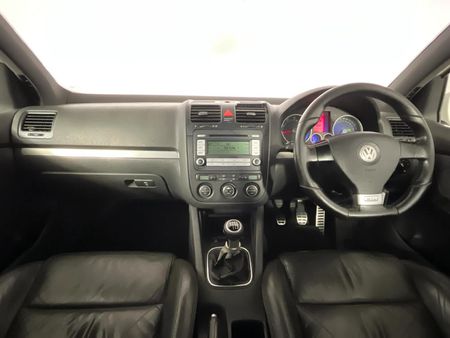 2007-Volkswagen-Golf-GTI-20T-FSI_1