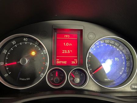 2007-Volkswagen-Golf-GTI-20T-FSI_2