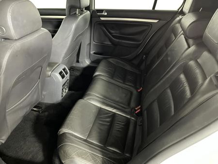 2007-Volkswagen-Golf-GTI-20T-FSI_3