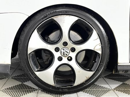 2007-Volkswagen-Golf-GTI-20T-FSI_4