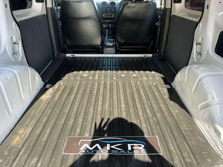 2017-Volkswagen-Caddy-16-TDI-55kW-SWB-Panel-Van_10