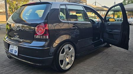 2006-Volkswagen-Polo-20-Highline_8