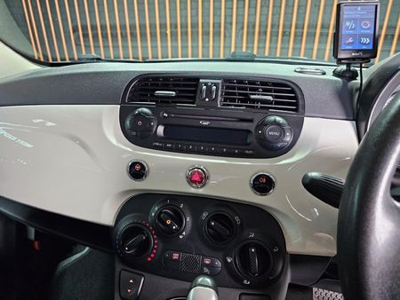 2015-Fiat-500-12-Lounge_13