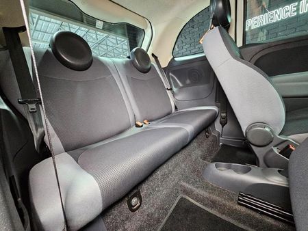 2015-Fiat-500-12-Lounge_14