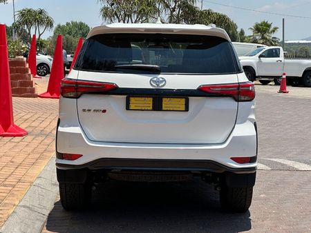 2024-Toyota-Fortuner-28-GD-6-RB-Auto_1