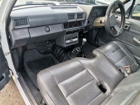 1997-Toyota-Hilux-2400-D-Single-Cab_9