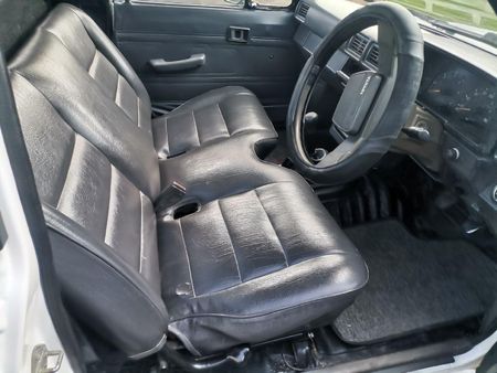 1997-Toyota-Hilux-2400-D-Single-Cab_10