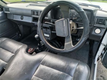 1997-Toyota-Hilux-2400-D-Single-Cab_11