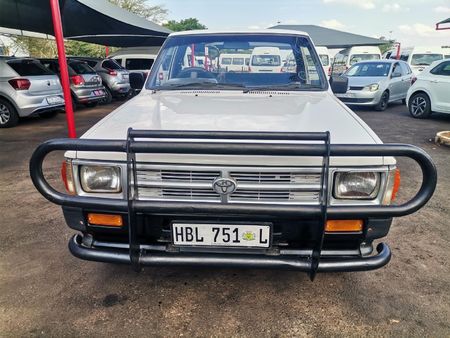 1997-Toyota-Hilux-2400-D-Single-Cab_1