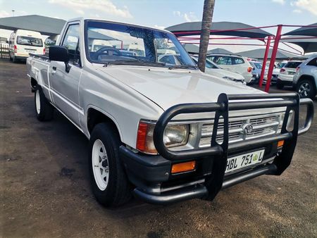 1997-Toyota-Hilux-2400-D-Single-Cab_2
