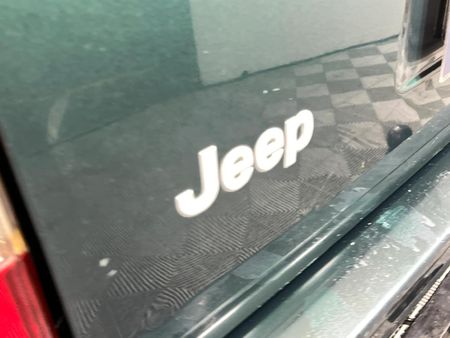 2001-Jeep-Cherokee-40L-Sport_11