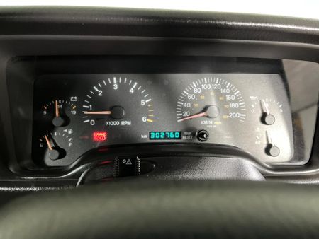 2001-Jeep-Cherokee-40L-Sport_2