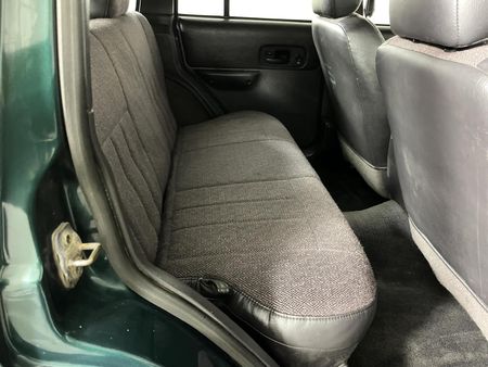 2001-Jeep-Cherokee-40L-Sport_3