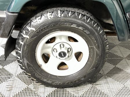 2001-Jeep-Cherokee-40L-Sport_7