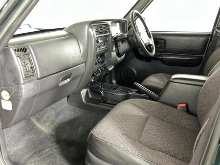 2001-Jeep-Cherokee-40L-Sport_8