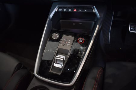 2024-Audi-RS3-Quattro-Auto_10