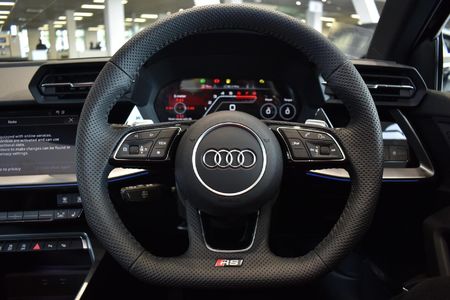 2024-Audi-RS3-Quattro-Auto_12