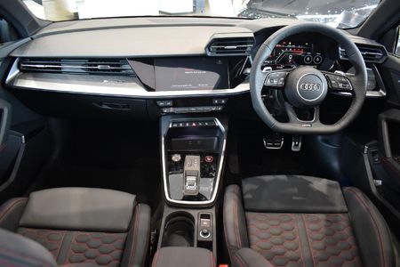 2024-Audi-RS3-Quattro-Auto_5