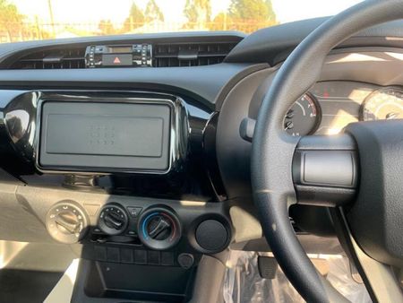 2022-Toyota-Hilux-20-VVTi-S-Single-Cab_9