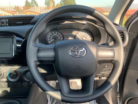 2022-Toyota-Hilux-20-VVTi-S-Single-Cab_10