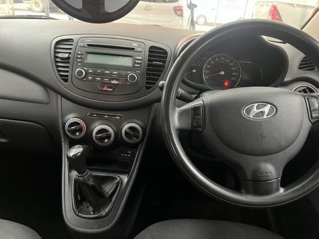 2016-Hyundai-i10-11-GLS-Motion_11