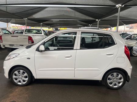 2016-Hyundai-i10-11-GLS-Motion_3