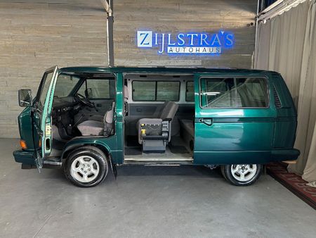 1998-Volkswagen-Caravelle-26i_3