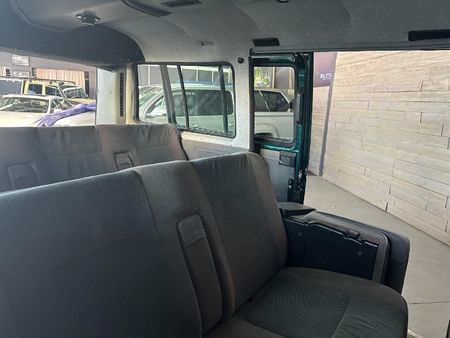 1998-Volkswagen-Caravelle-26i_7