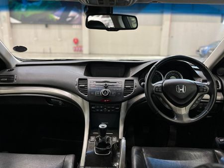 2010-Honda-Accord-Tourer-24-Executive_11