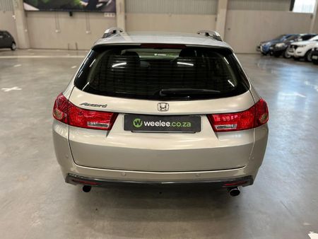 2010-Honda-Accord-Tourer-24-Executive_4