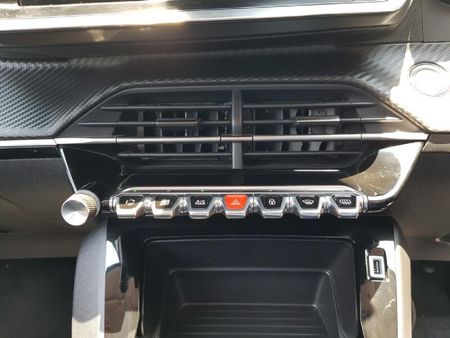2023-Peugeot-208-12-Active_18