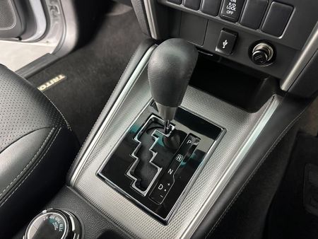 2021-Mitsubishi-Triton-24-Di-Dc-4x4-Auto-Double-Cab_5