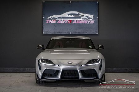 2019-Toyota-Supra-GR-30T-Track_1