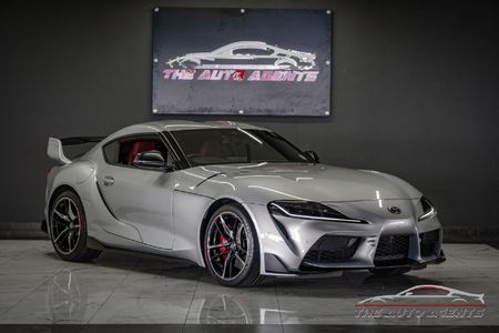2019-Toyota-Supra-GR-30T-Track_2