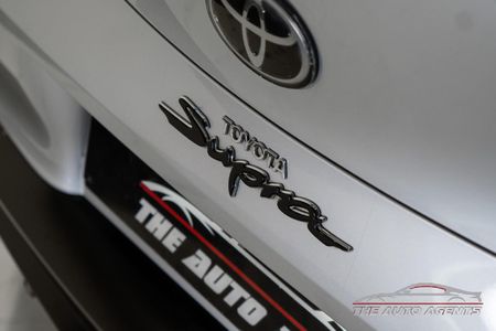 2019-Toyota-Supra-GR-30T-Track_5
