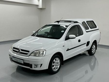 2009-Opel-Corsa-Utility-17-DTi_0