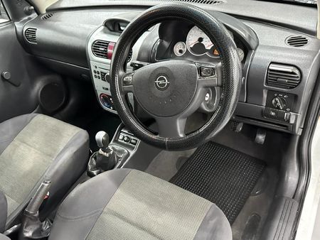 2009-Opel-Corsa-Utility-17-DTi_7