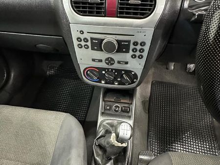 2009-Opel-Corsa-Utility-17-DTi_8